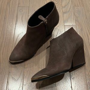 Brown Leather Ankled Pumps